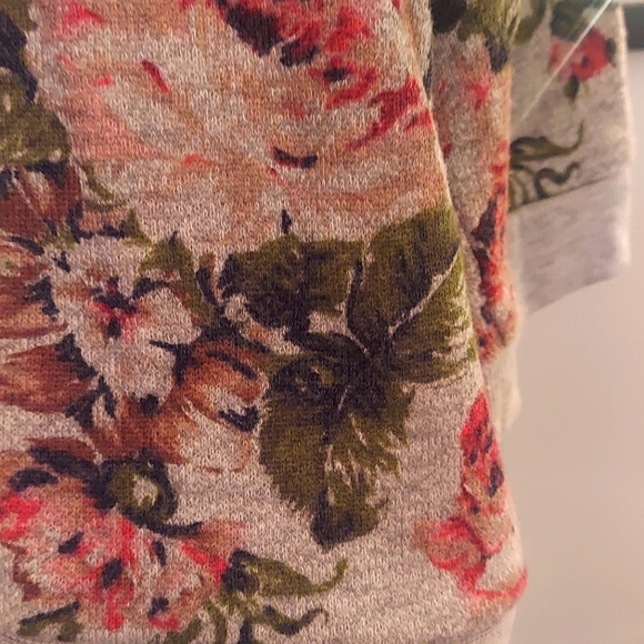 Joe Boxer Floral Sweater - Picture 5 of 6